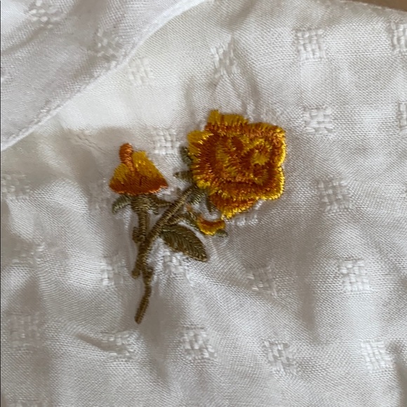 PacSun flowy blouse with flower designs - Picture 4 of 5